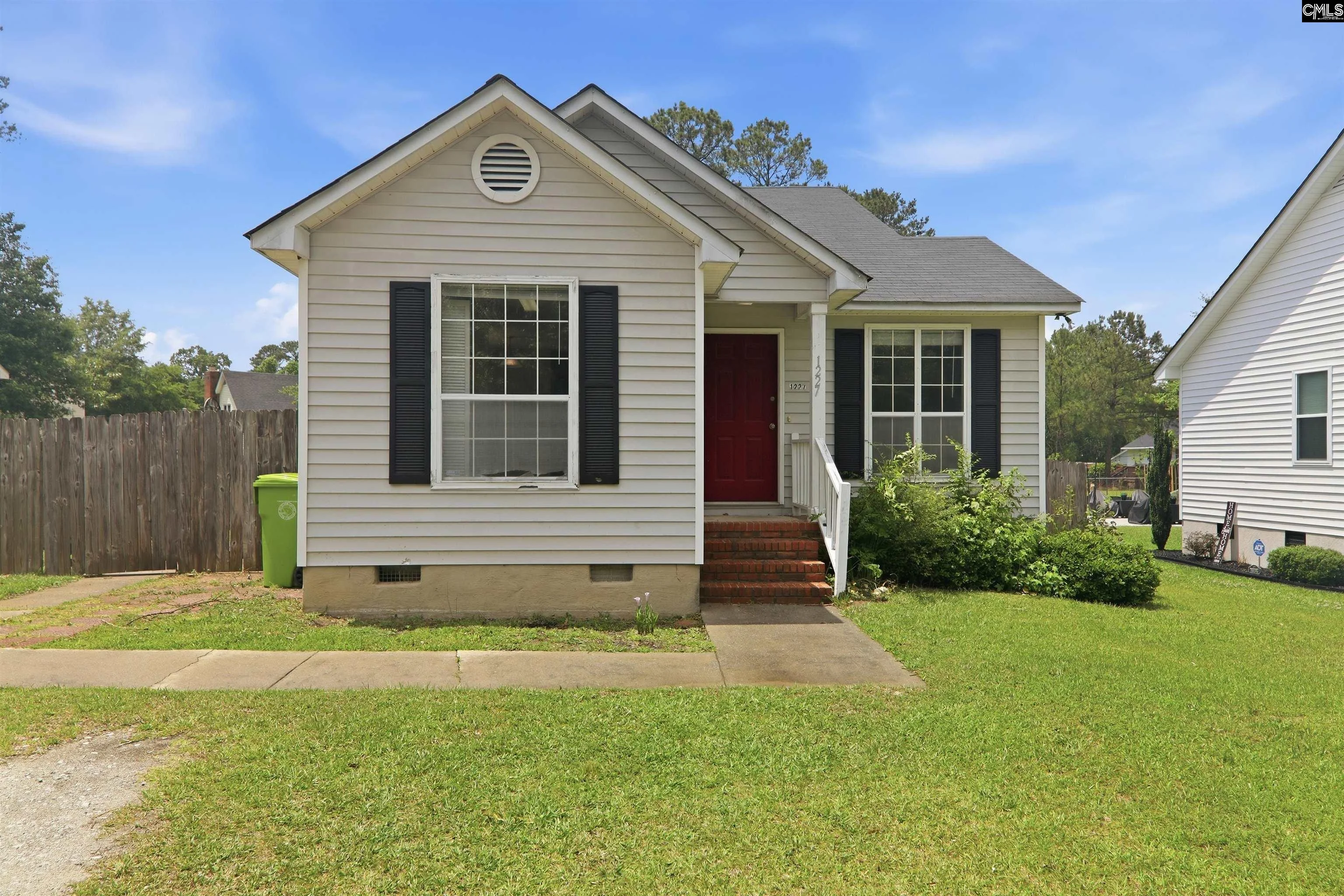 1227 Lykes Lane
