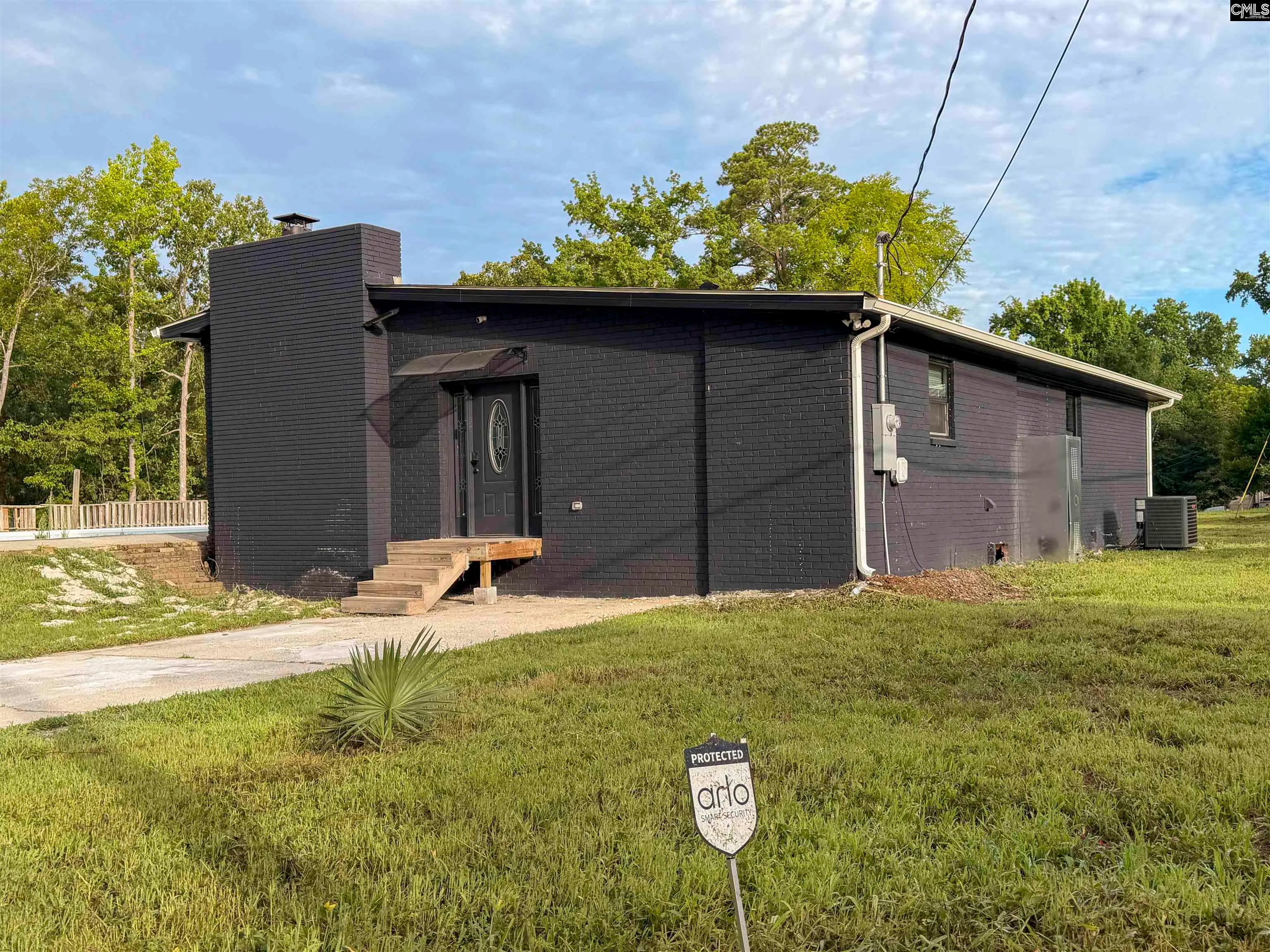 105 Hampshire Drive