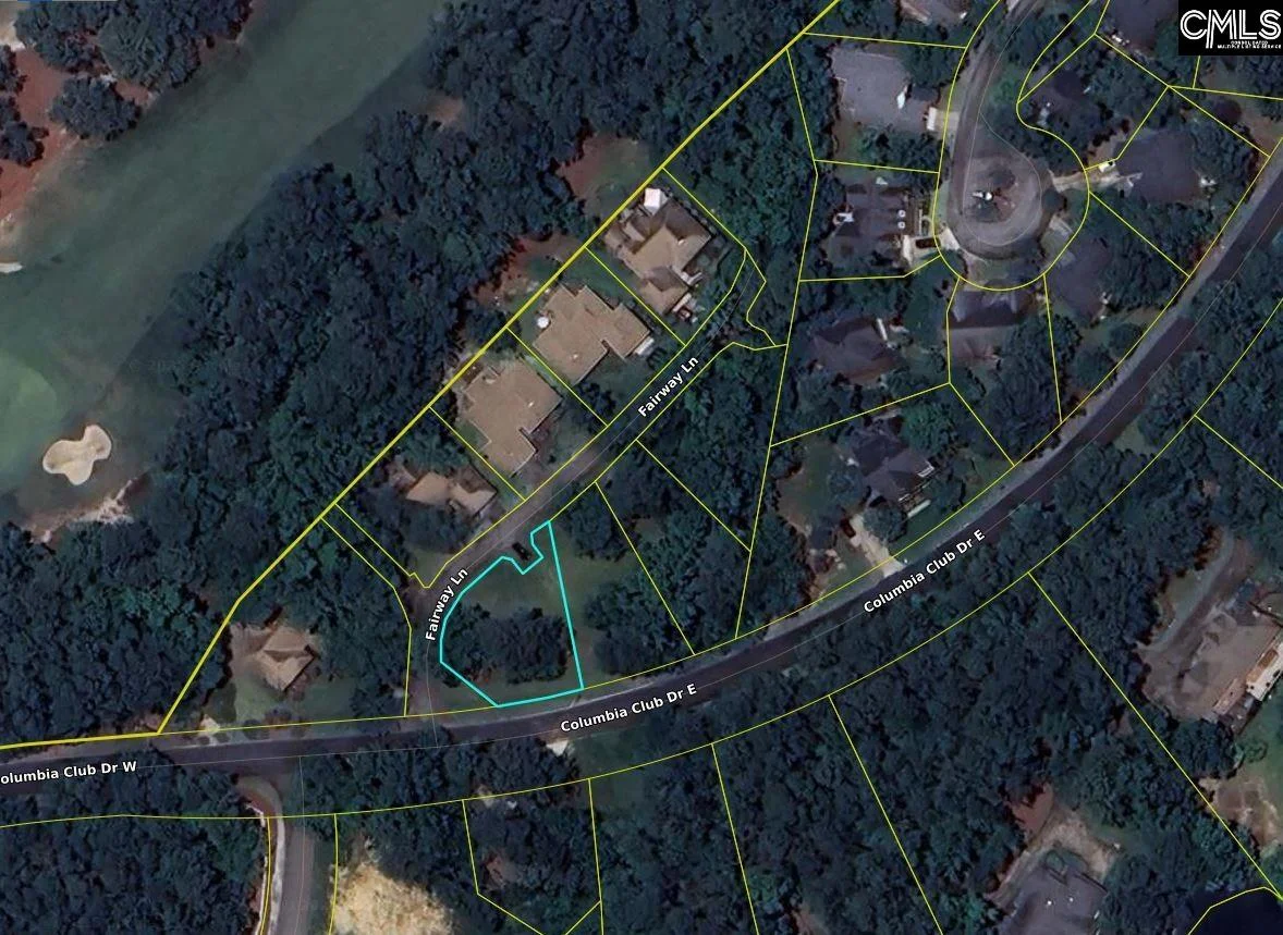 2 Fairway Ln