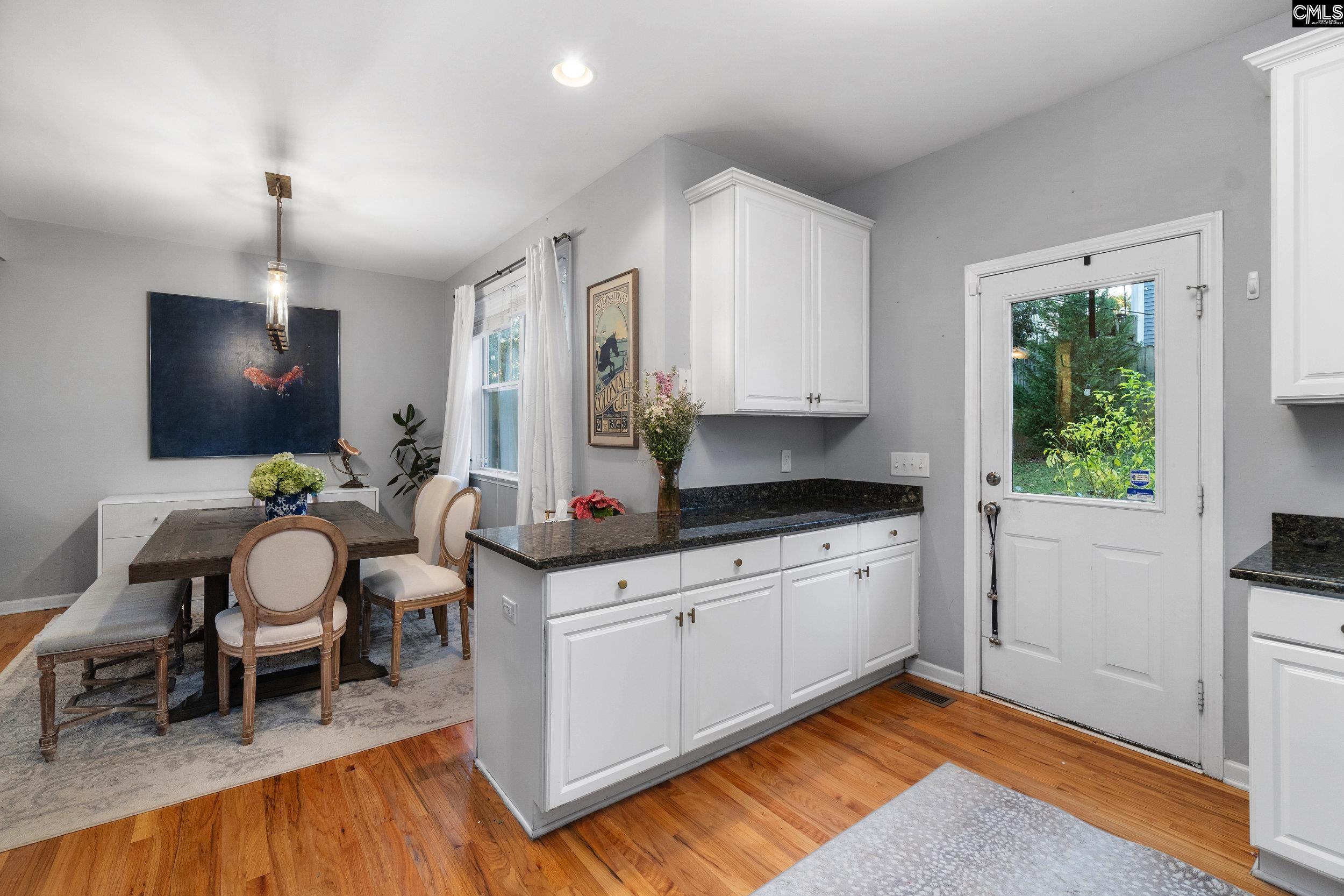 Columbia, South Carolina 29201, United States, 3 Bedrooms Bedrooms, ,3 BathroomsBathrooms,Residential,Pending,31341