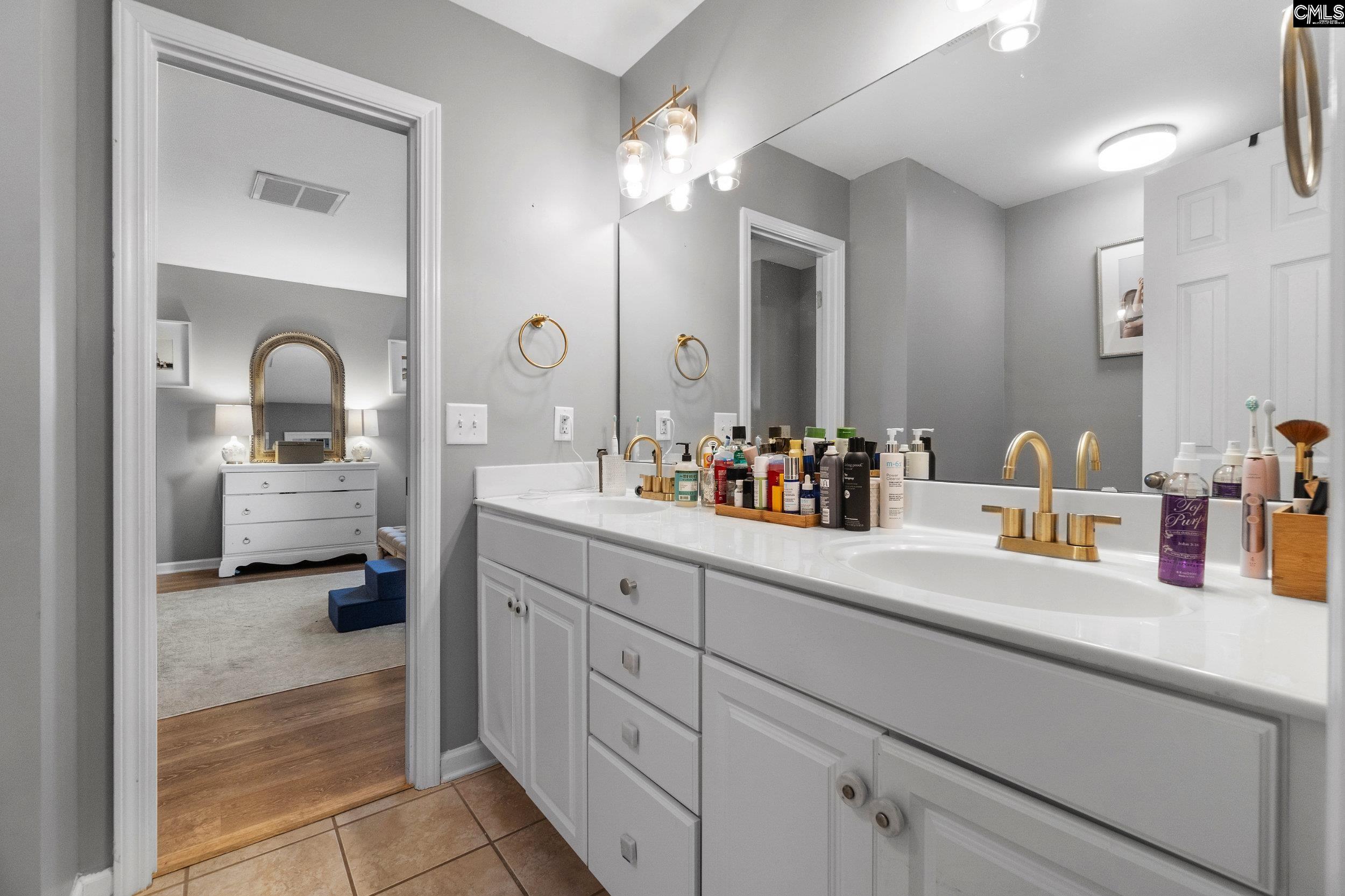 Columbia, South Carolina 29201, United States, 3 Bedrooms Bedrooms, ,3 BathroomsBathrooms,Residential,Pending,31341