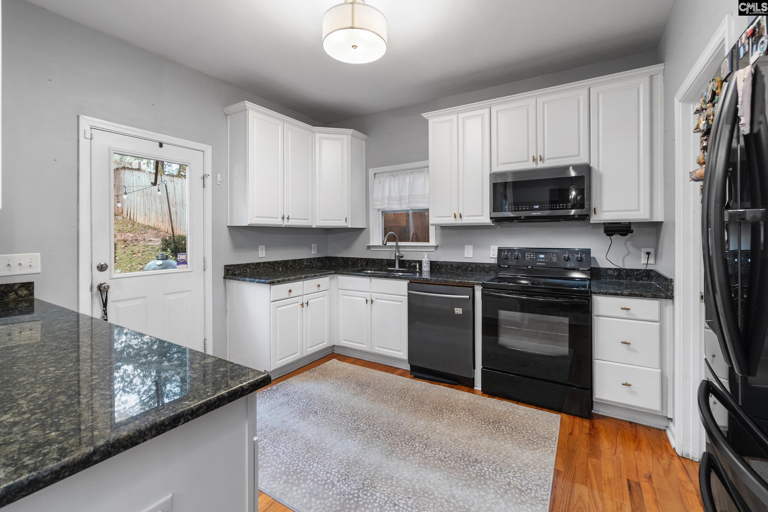 Columbia, South Carolina 29201, United States, 3 Bedrooms Bedrooms, ,3 BathroomsBathrooms,Residential,Pending,31341