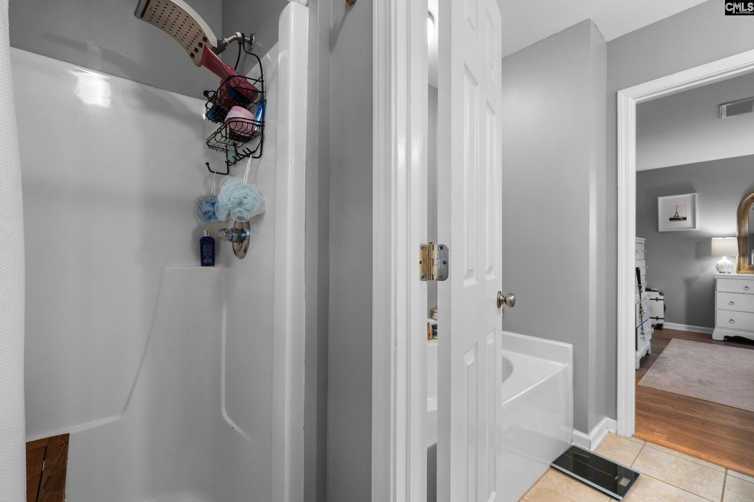 Columbia, South Carolina 29201, United States, 3 Bedrooms Bedrooms, ,3 BathroomsBathrooms,Residential,Pending,31341