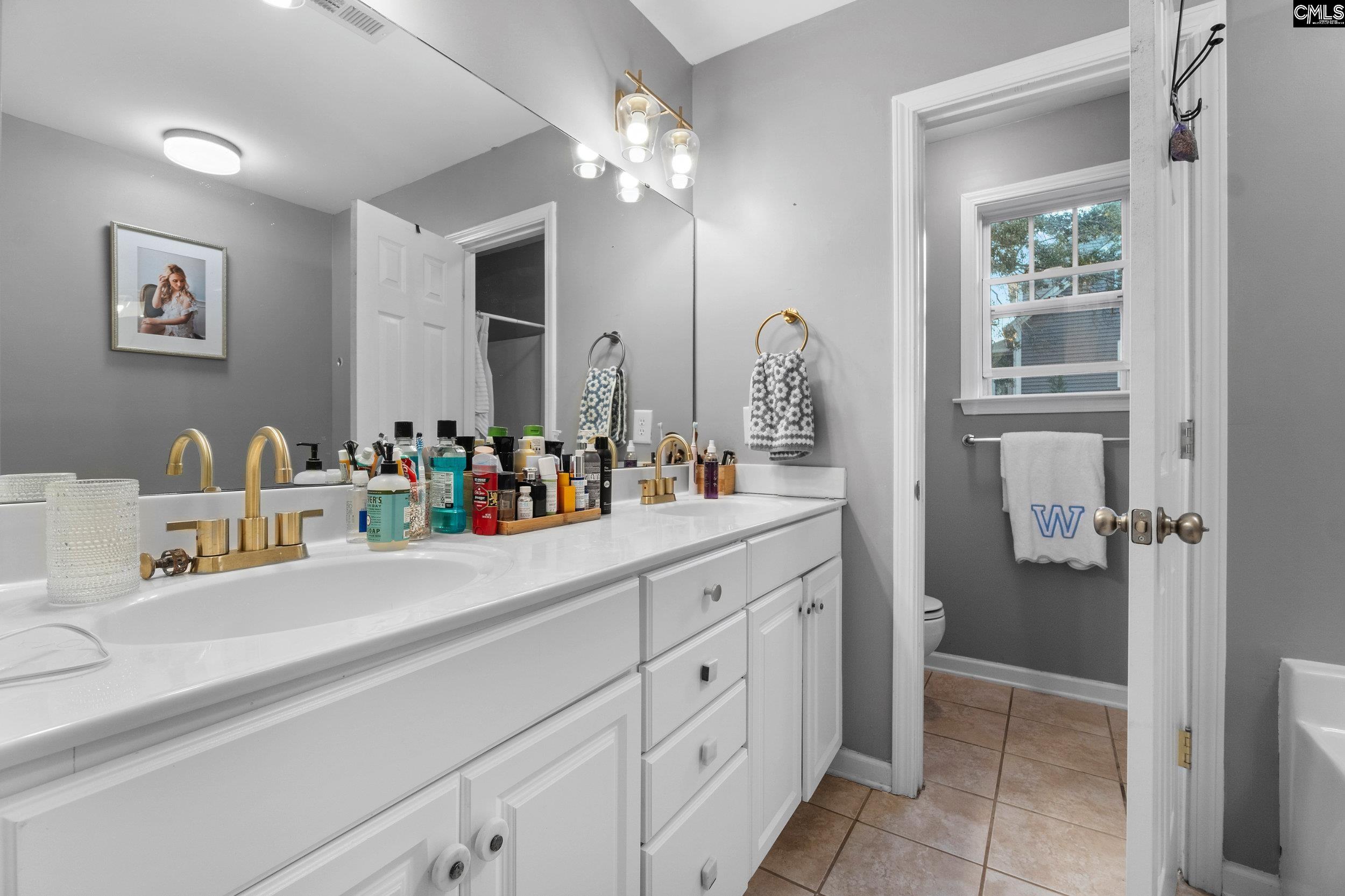 Columbia, South Carolina 29201, United States, 3 Bedrooms Bedrooms, ,3 BathroomsBathrooms,Residential,Pending,31341