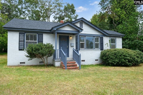 Photo of 920 Berry St ST, Orangeburg, SC 29115 (MLS # 645428)