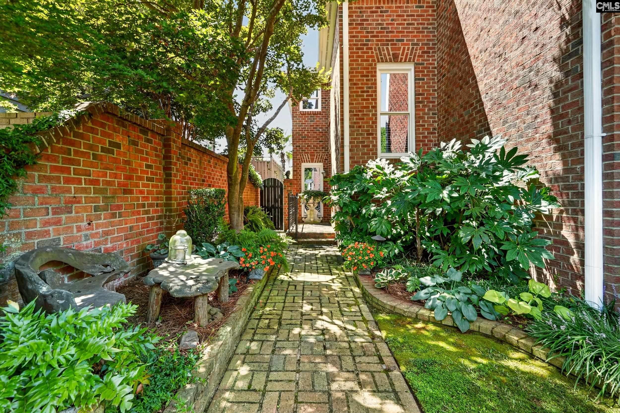 325 Saint James Street