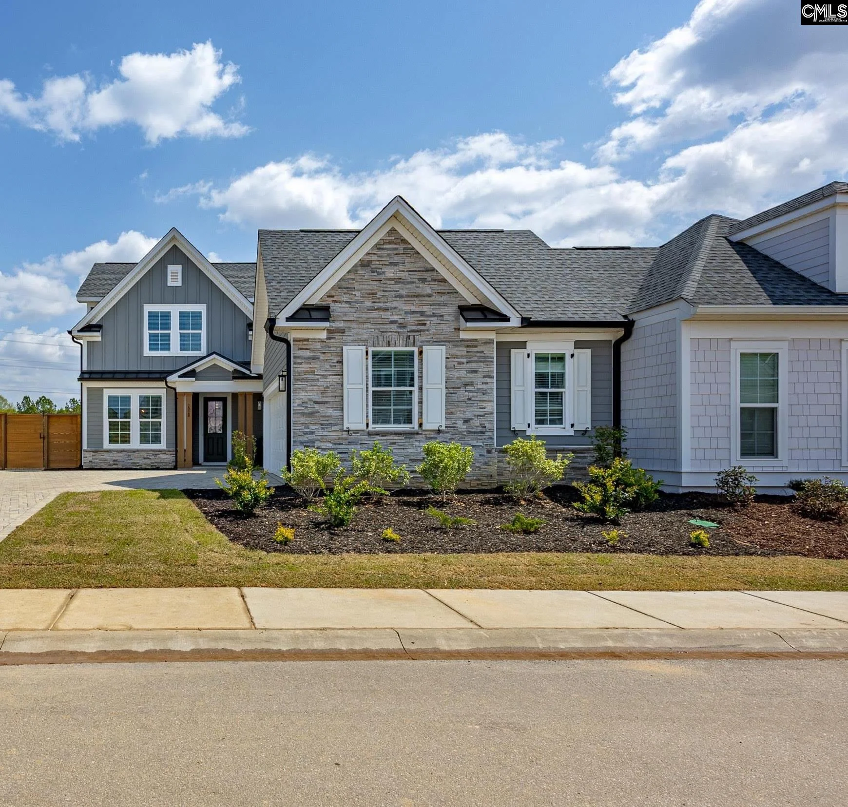 2028 Shallow Bluff Court