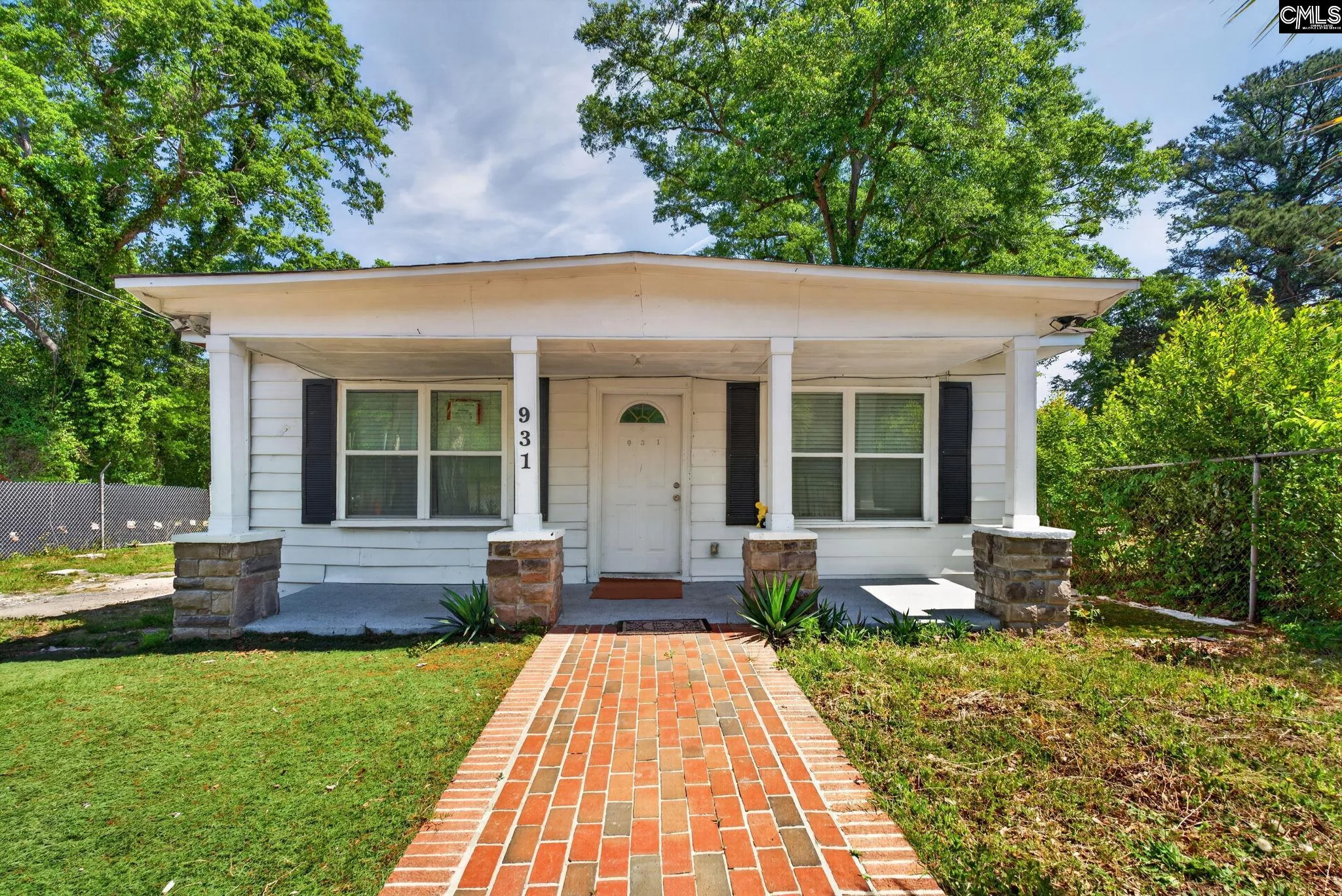 1002 Eastman Street