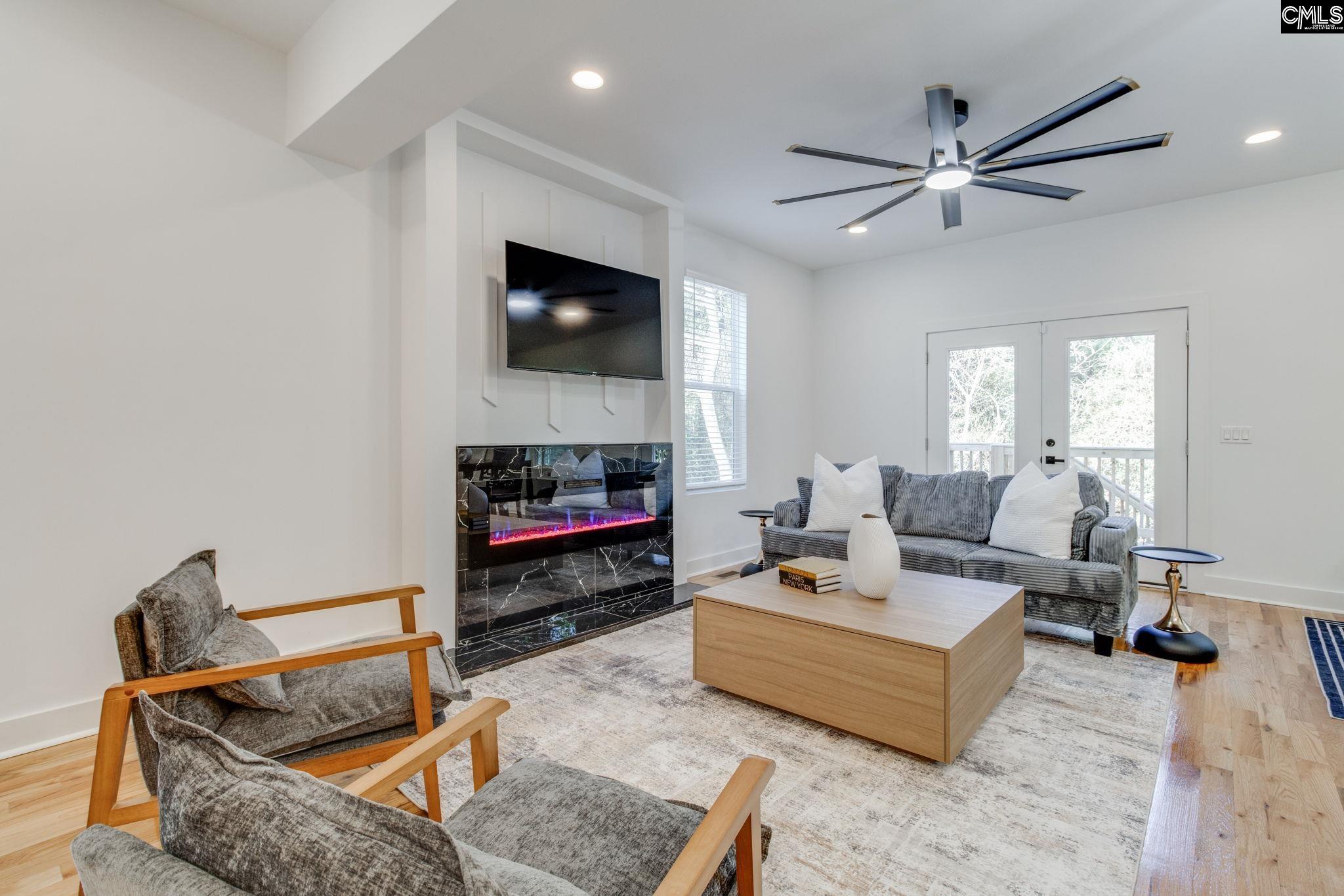 827 W Confederate Avenue