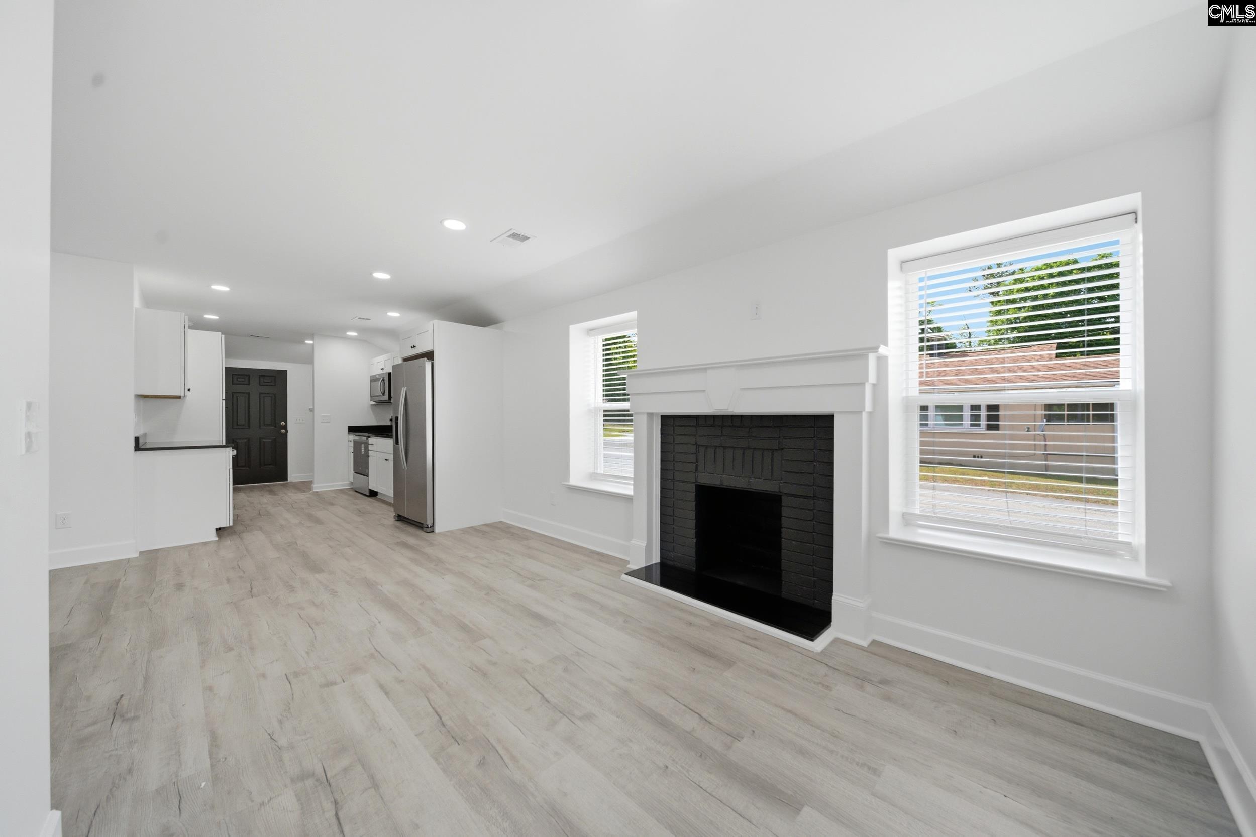 935 Eastman Street