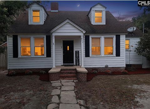 Photo of 311 Warren Street, Walterboro, SC 29488 (MLS # 618877)