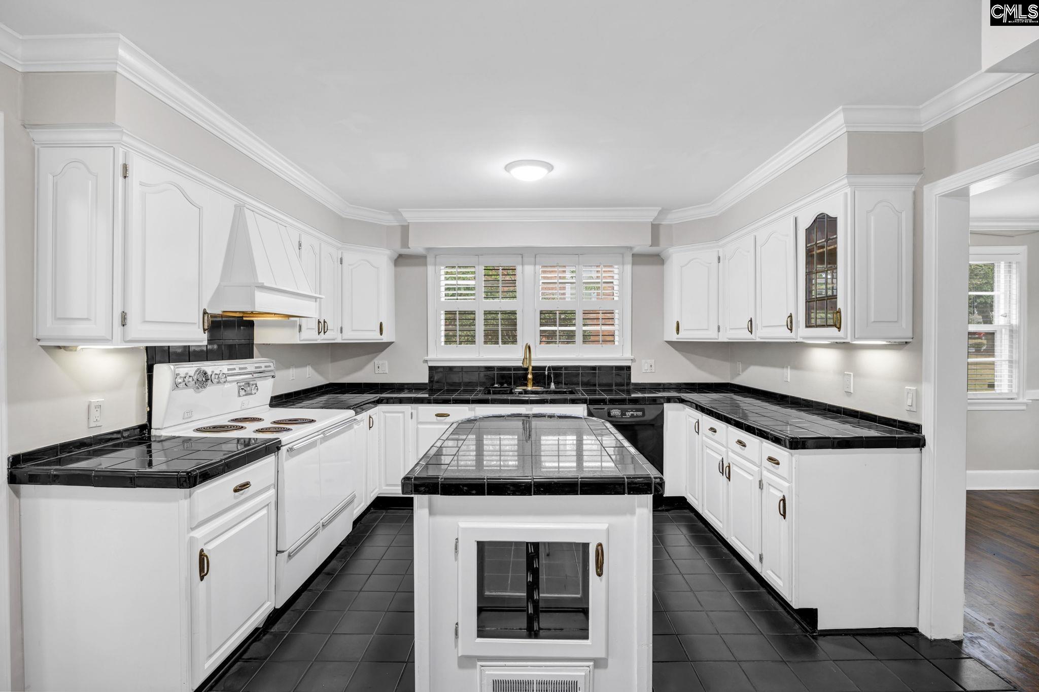 Columbia, South Carolina 29206, United States, 3 Bedrooms Bedrooms, ,3 BathroomsBathrooms,Residential,Pending,31611