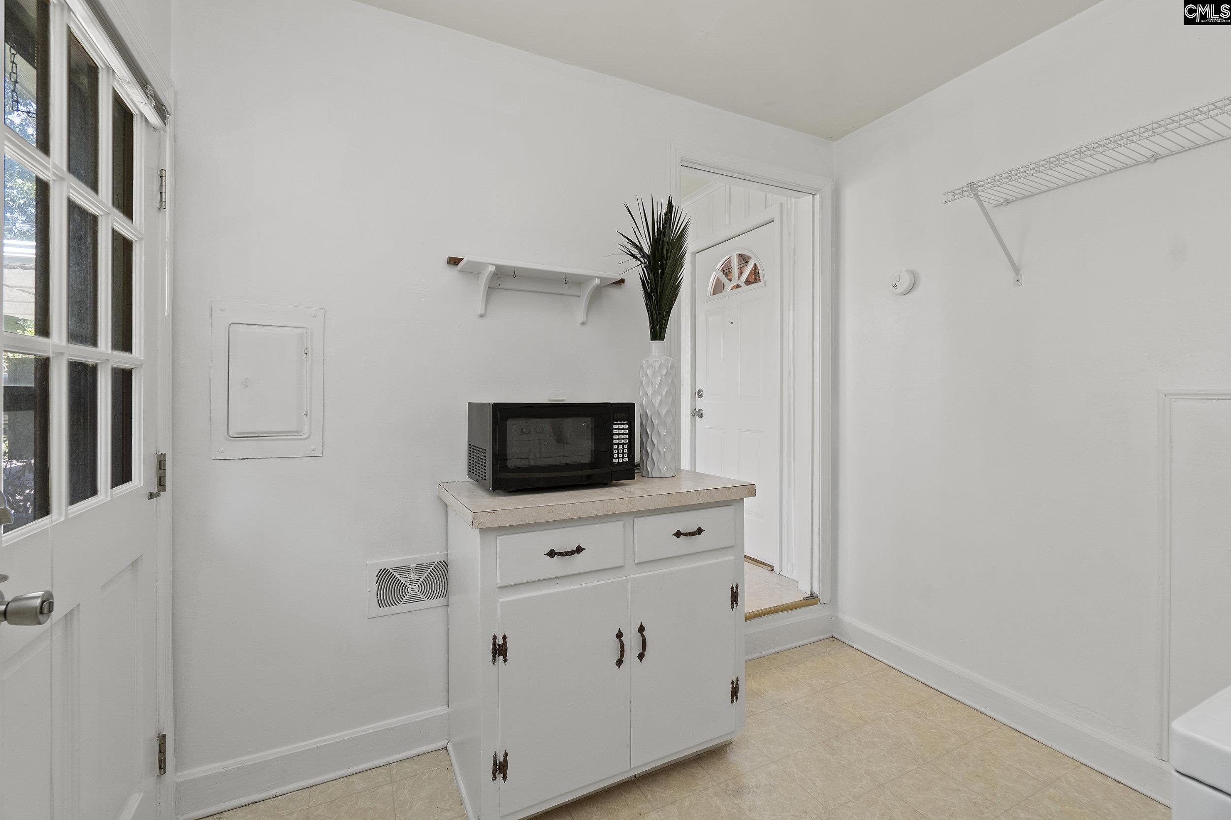 Cayce, South Carolina 29033, United States, 4 Bedrooms Bedrooms, ,3 BathroomsBathrooms,Residential,Active,222319