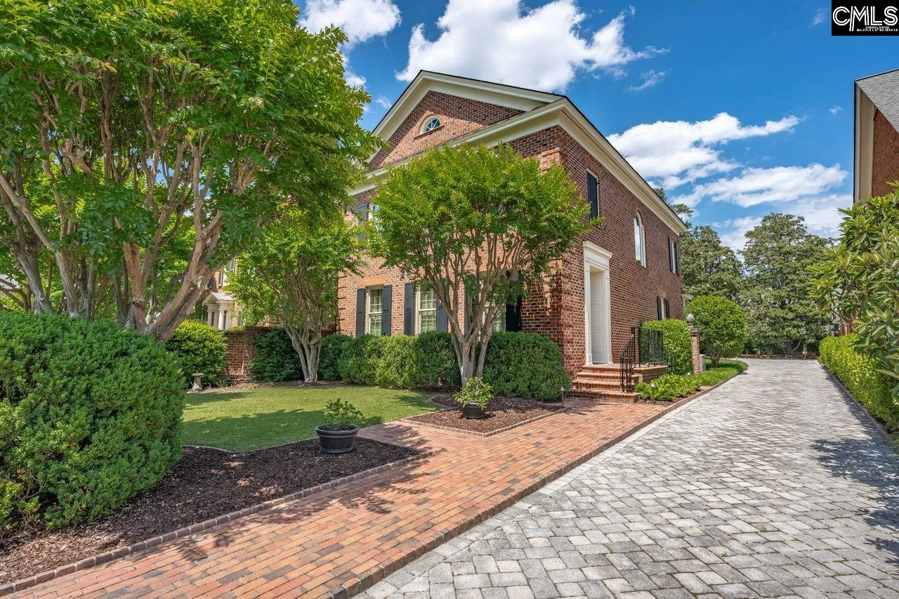 33 Lakeview Circle