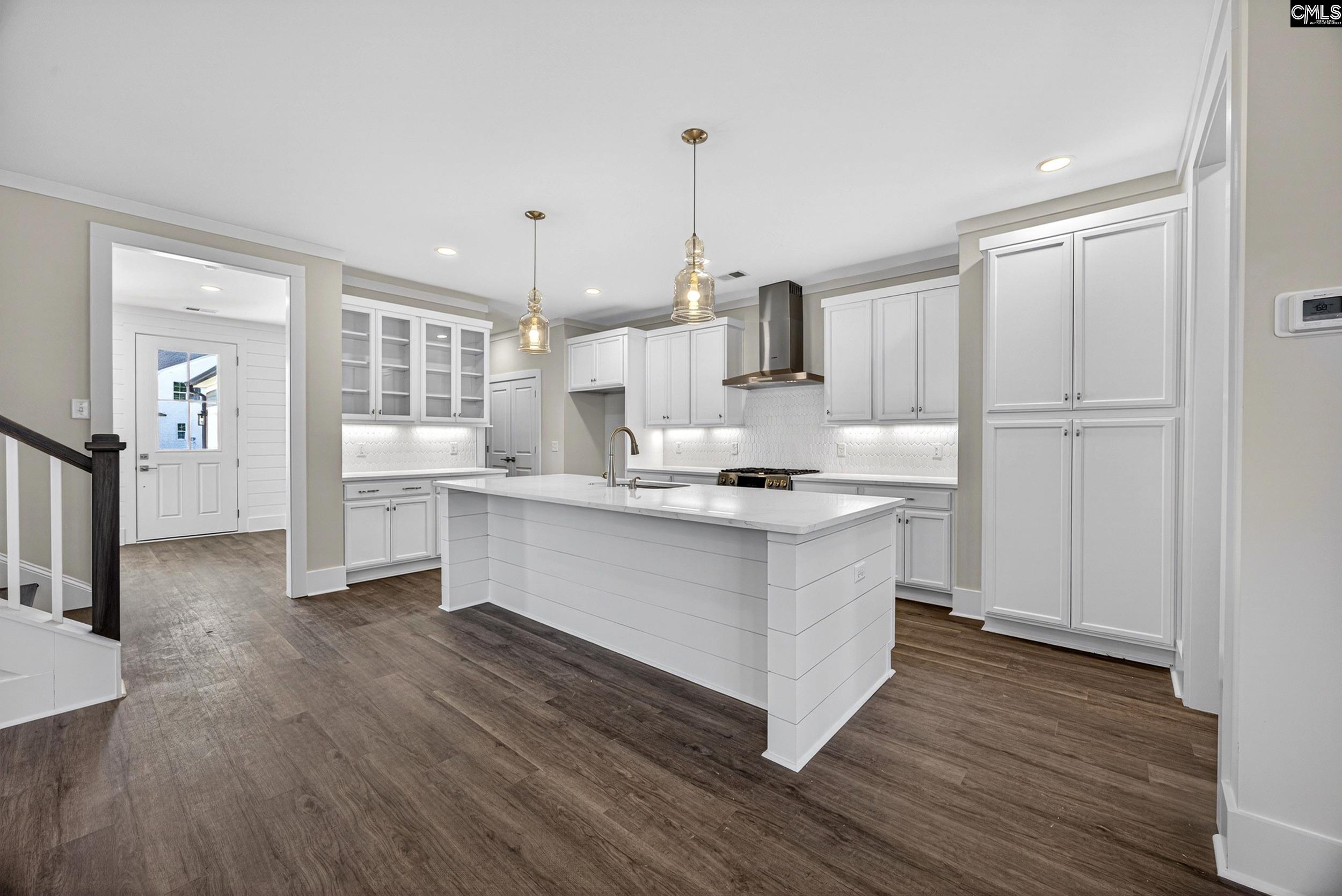 2046 Shallow Bluff Court