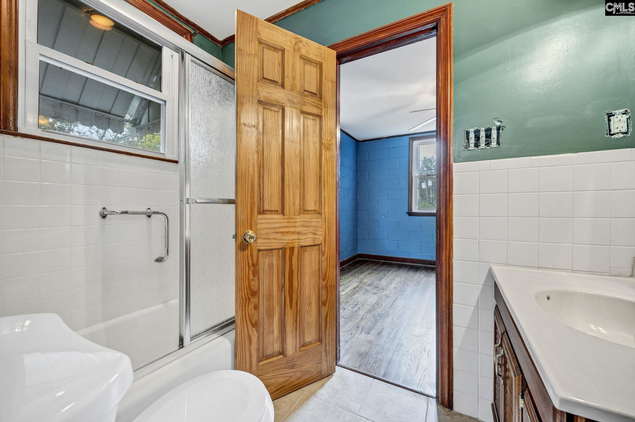 Columbia, South Carolina 29201, United States, 5 Bedrooms Bedrooms, ,3 BathroomsBathrooms,Residential,Active,236378