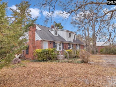 A home in Saluda