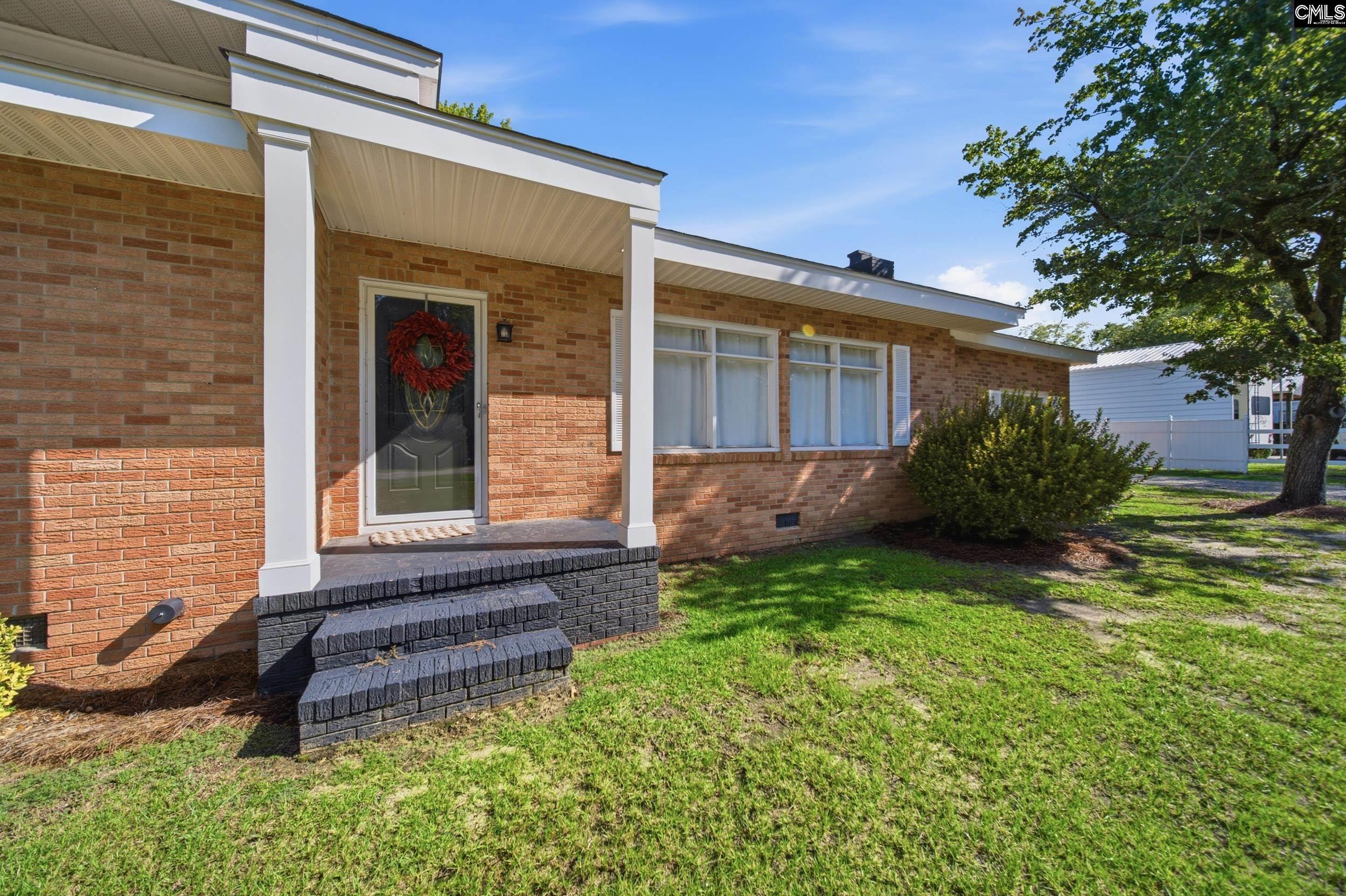 215 Summerland Avenue - Photo 4
