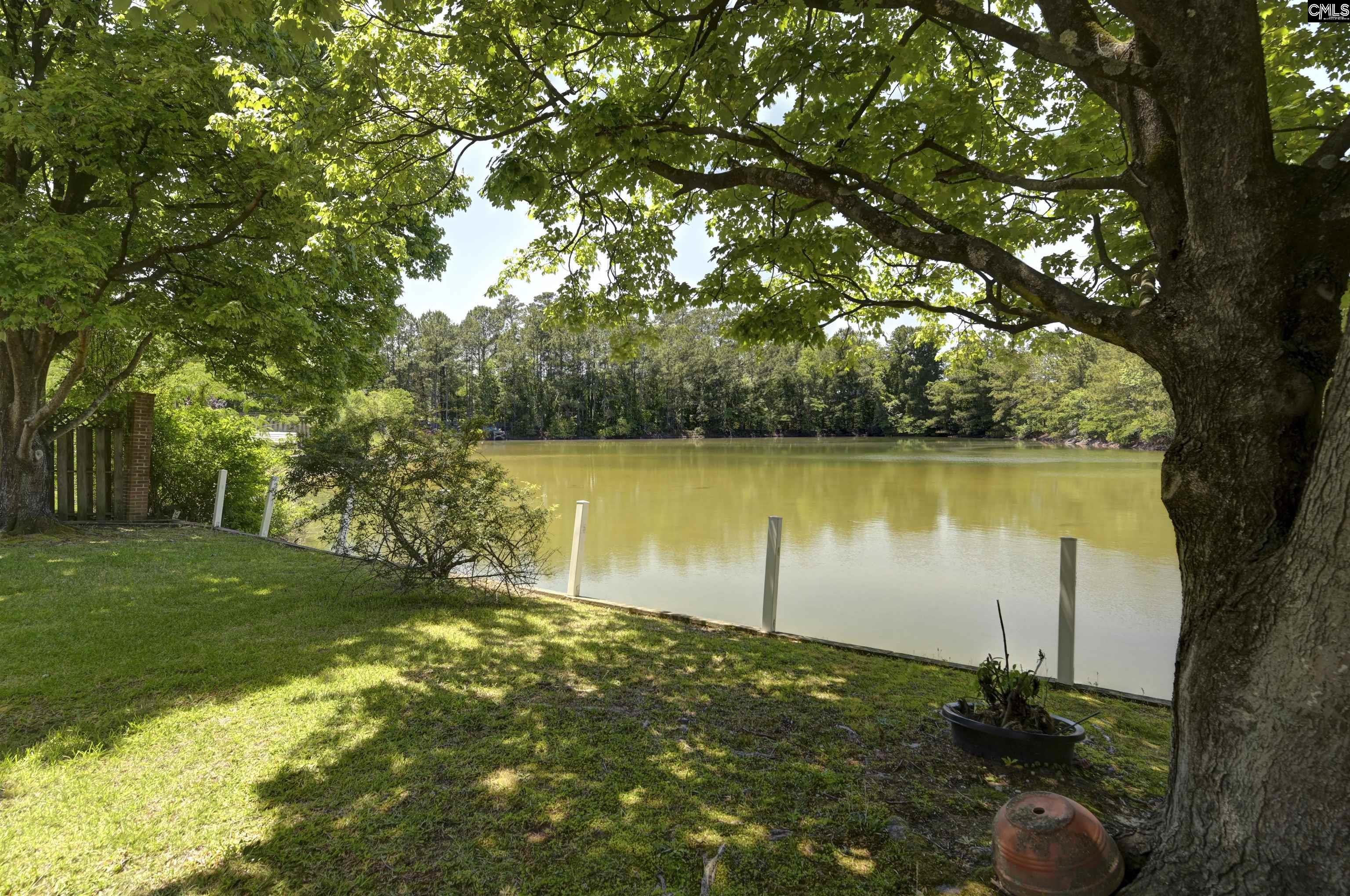 10 N Sweetbriar Lane