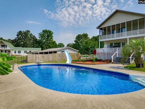 A home in Saluda