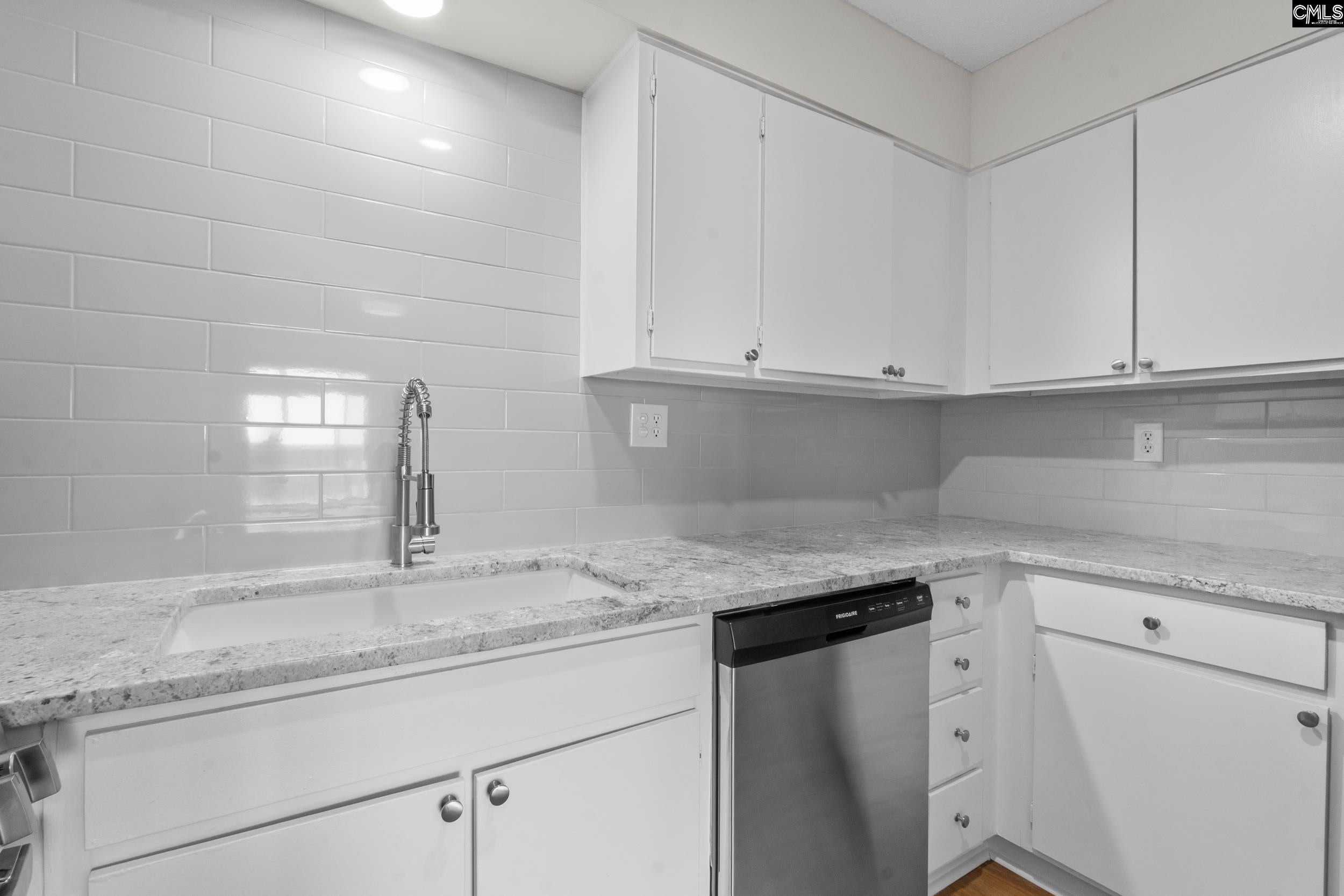 1825 Saint Julian Place 11-i