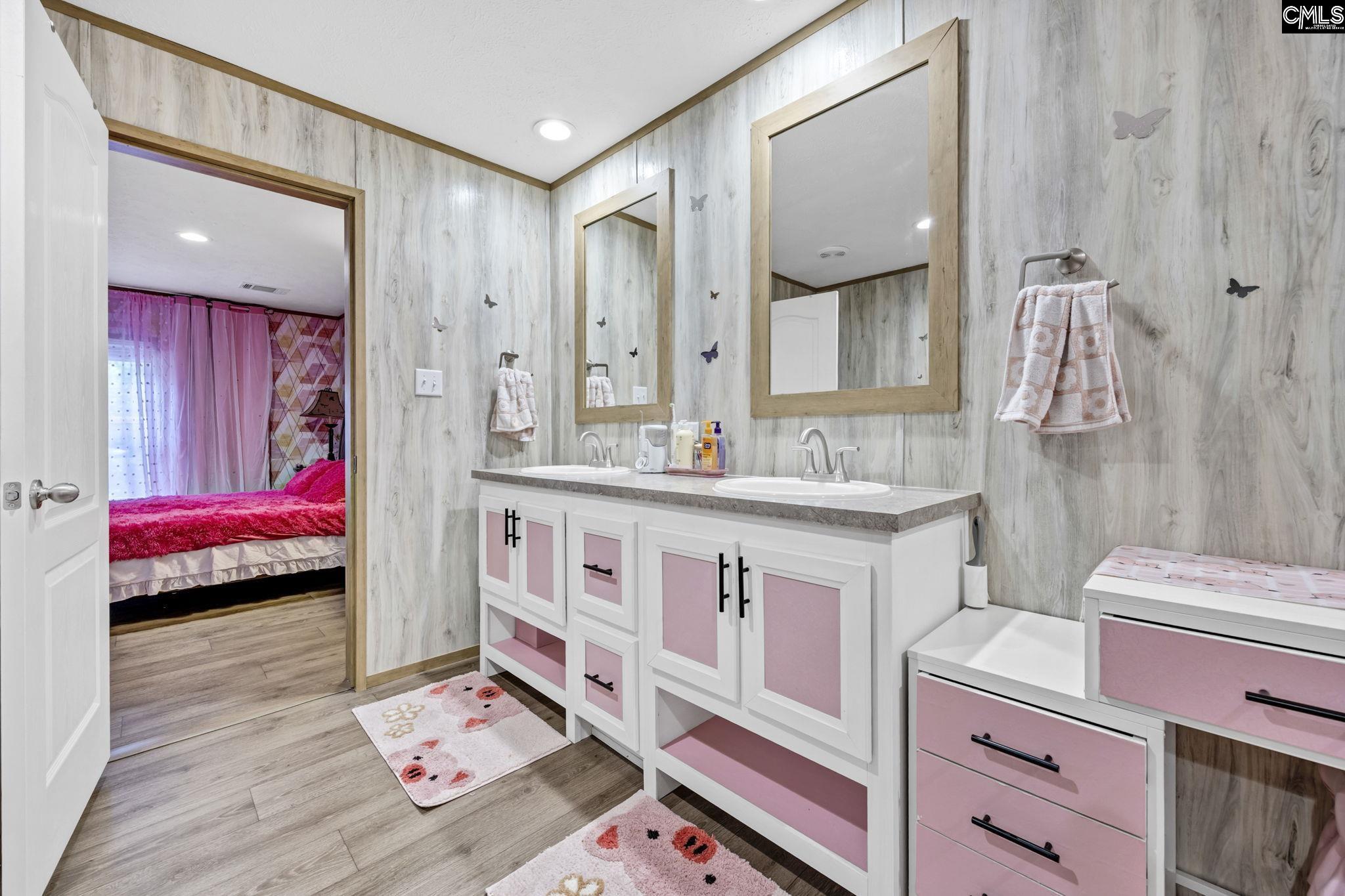 Ridgeway, South Carolina 29130, United States, 4 Bedrooms Bedrooms, ,2 BathroomsBathrooms,Residential,Active,187511