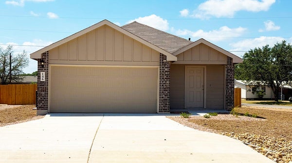 ADDRESS PRIVATE, COMFORT, TX 78013 - Image 03e17e80d2a06244b9f3d44cf61c5fb6/1309623441