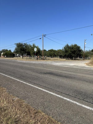 8 DELORIS DR, HARPER, TX 78631 - Image 5b0fa8e52a59b2d52f8ffd985ab51d25/1122761157
