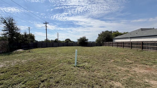 101 PARLIN LN # 43, FREDERICKSBURG, TX 78624 - Image c10bbfe4ee7f3c68d97e3ee7fa0ada66/691769235