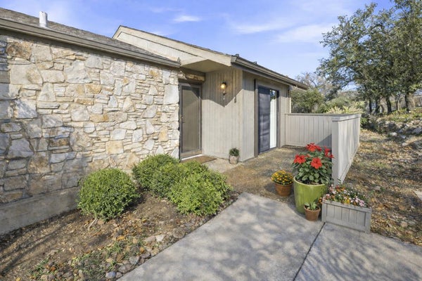 1805 WEST LN APT 102, KERRVILLE, TX 78028 - Image fcb8a32186d0b92aed8d727b3a2b1910/1870773184