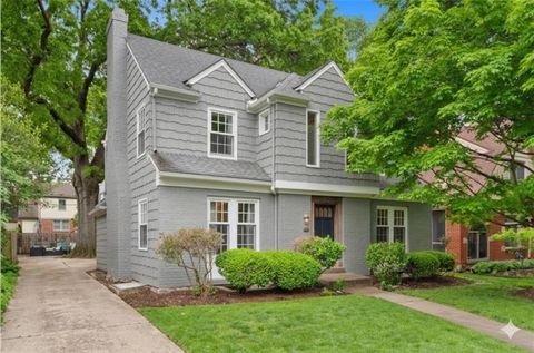 627 E 74TH Street Kansas City MO 64131