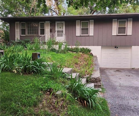 Photo of 1873 N 41st Terrace, Kansas City, KS 66102 (MLS # 2640162)