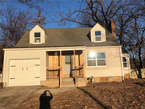 4933 Parish Drive Roeland Park KS 66205