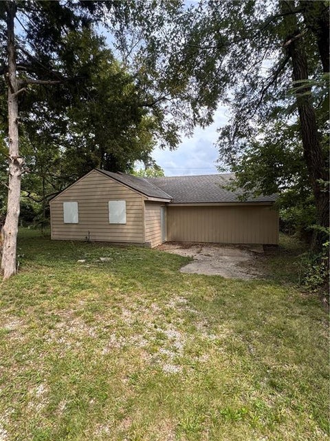Photo of 8407 OLIVE Street, Kansas City, MO 64132 (MLS # 2639189)