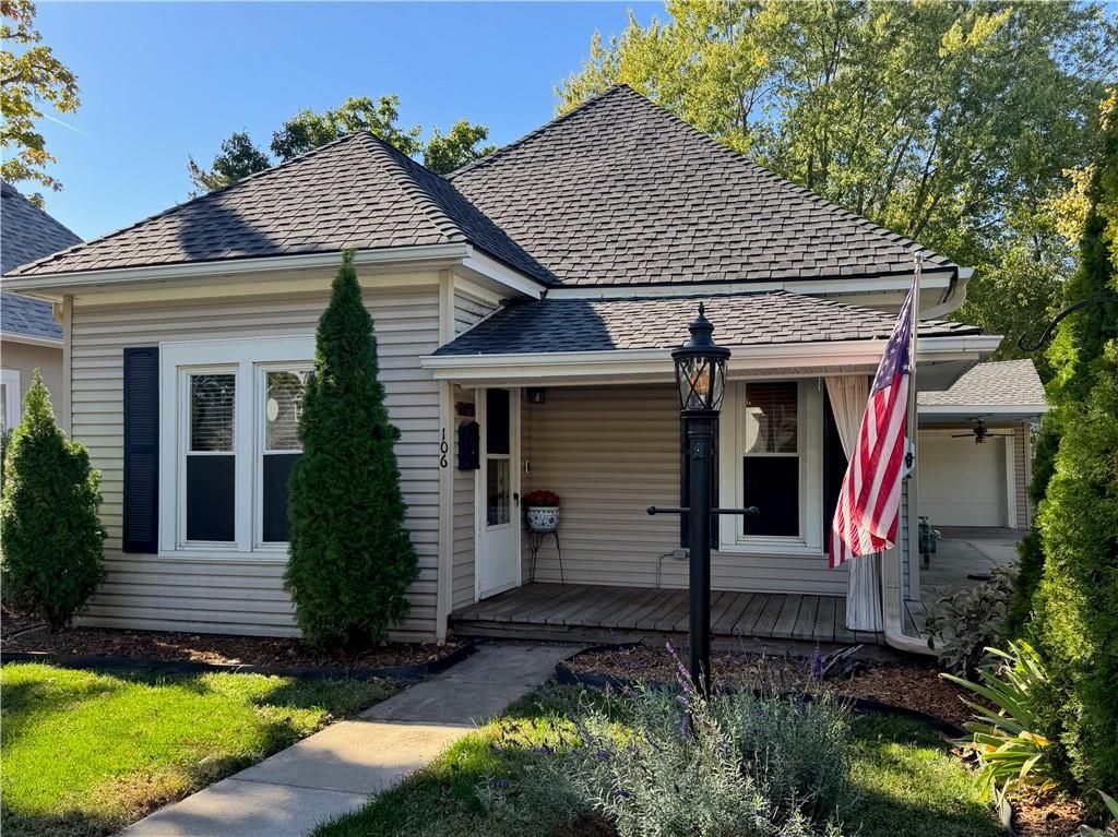 Photo of 106 Suddarth Street, Liberty, MO 64068 (MLS # 2583268)