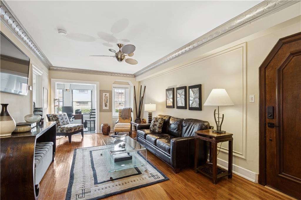 807 W 48th Street 101