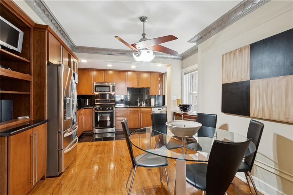 807 W 48th Street 101