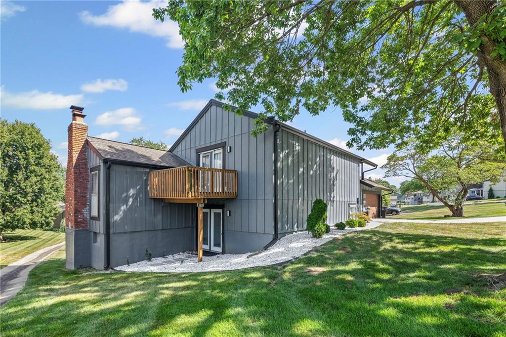 8307 N Chatham Avenue