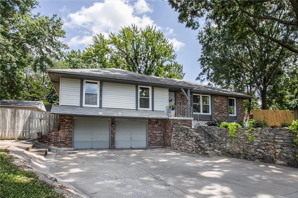 500 NW Brett Circle