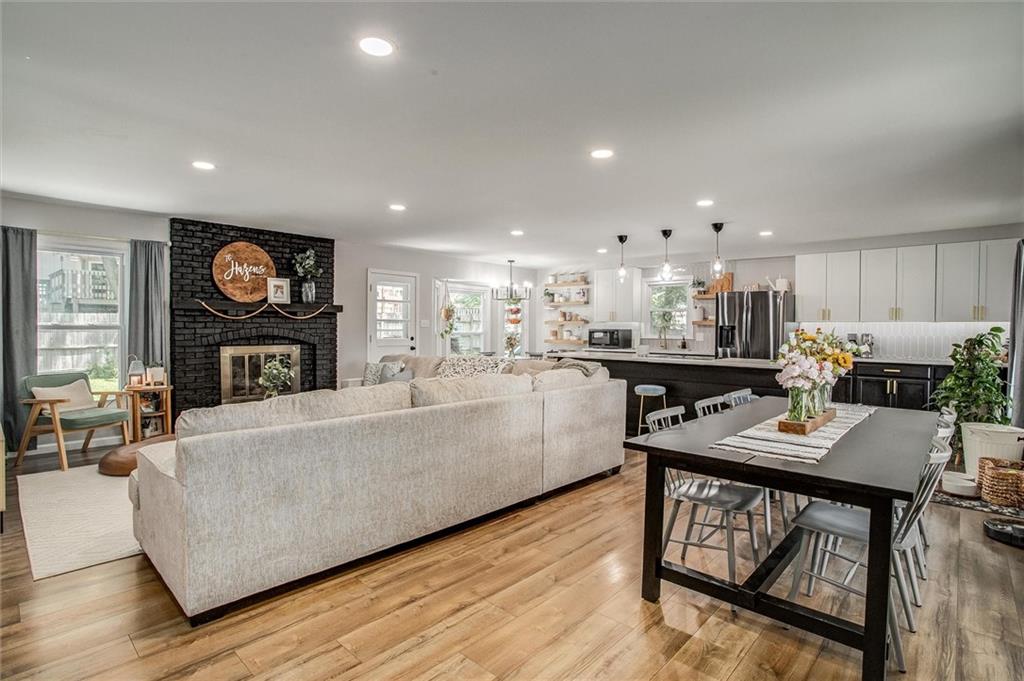 500 NW Brett Circle