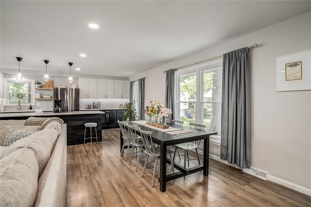 500 NW Brett Circle