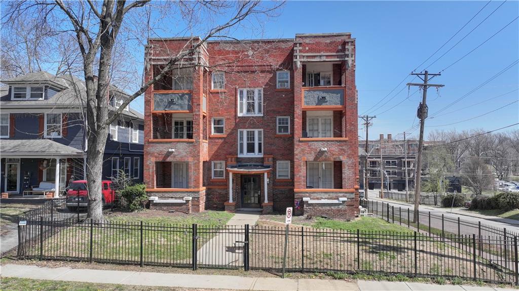 4245 Harrison Street