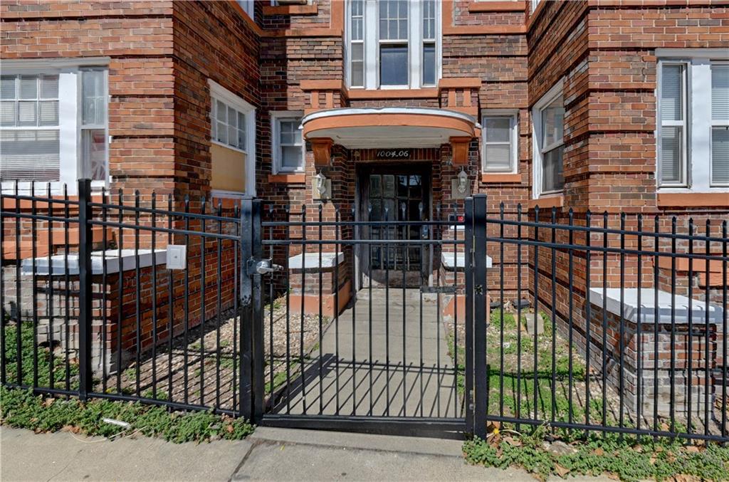 4245 Harrison Street