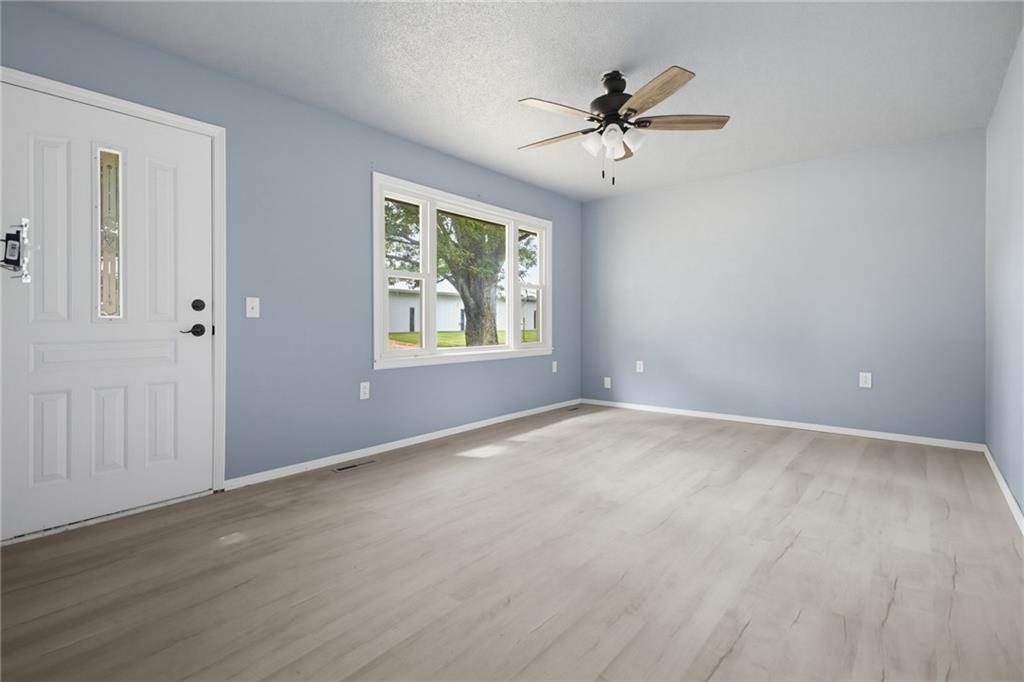 2700 Meadowlark Lane