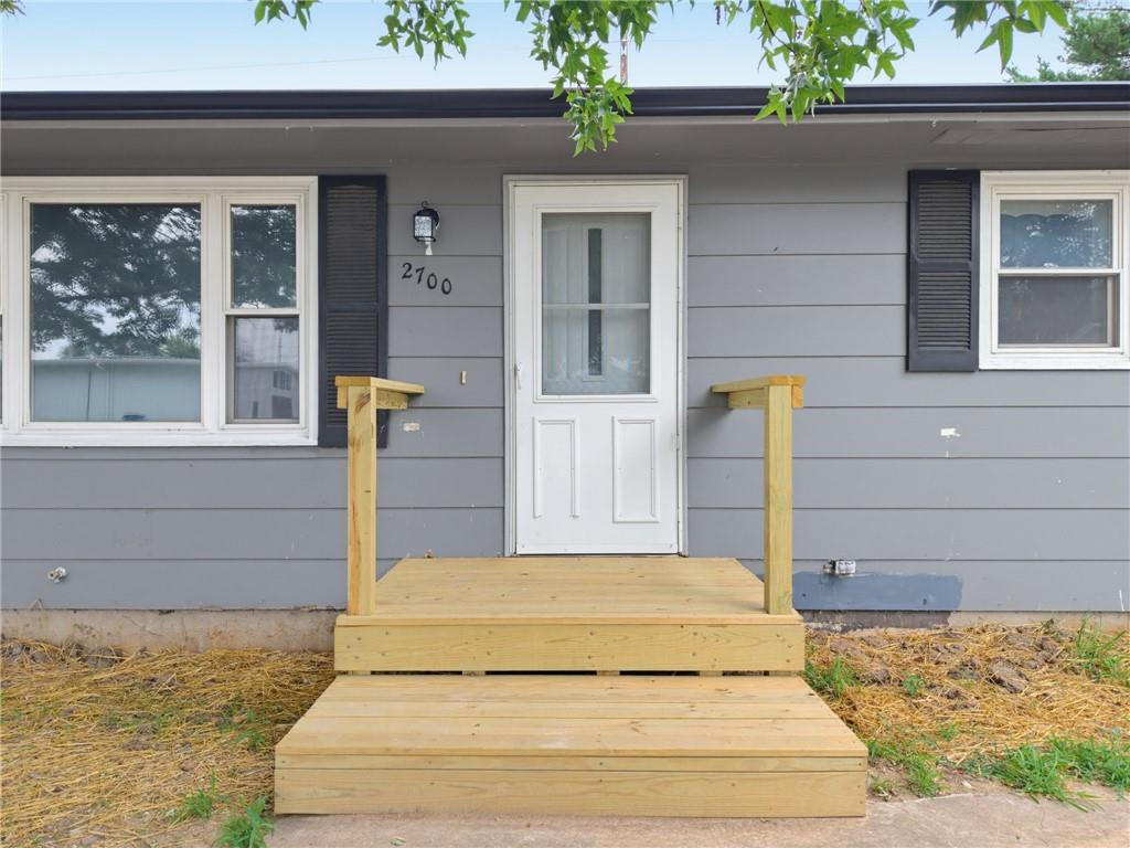 2700 Meadowlark Lane