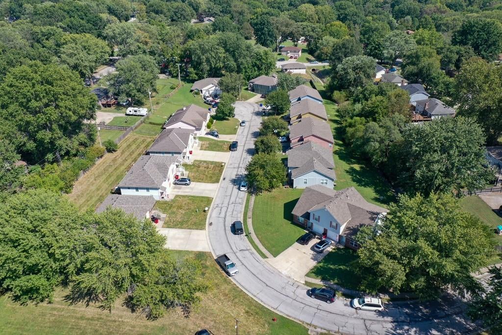 403,406&408,412&414 SW Joy Court