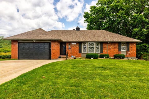 Photo of 12162 E 39th Terrace S, Independence, MO 64052 (MLS # 2626547)