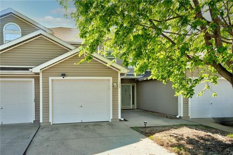 Photo of 1633 SW Highland Drive, Lees Summit, MO 64081 (MLS # 2614723)