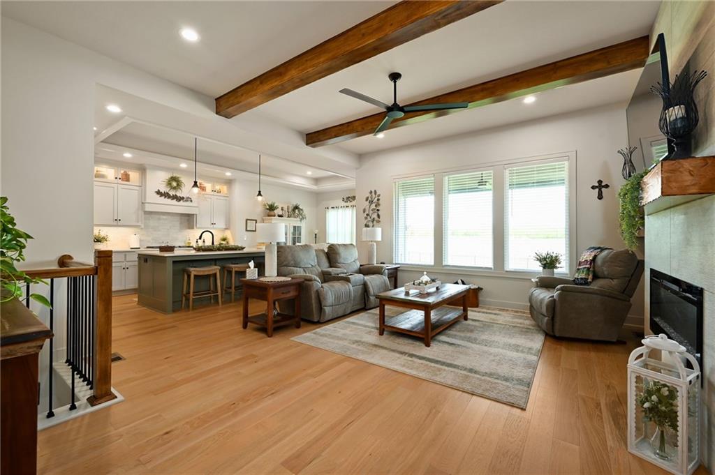 1814 Woodward Circle