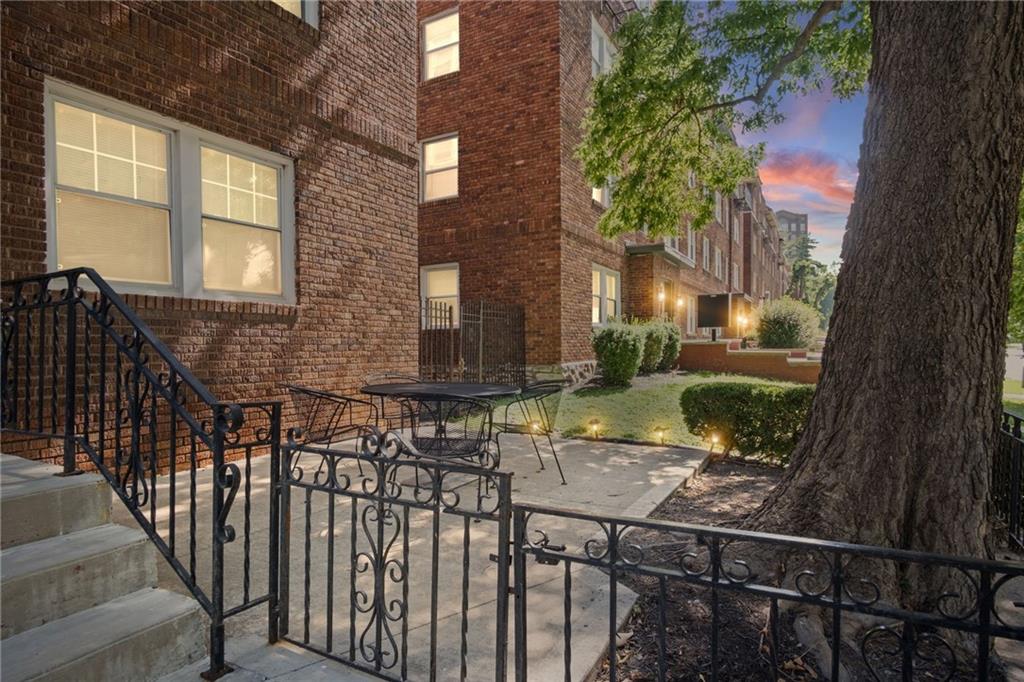 212 Emanuel Cleaver II Boulevard 2 West
